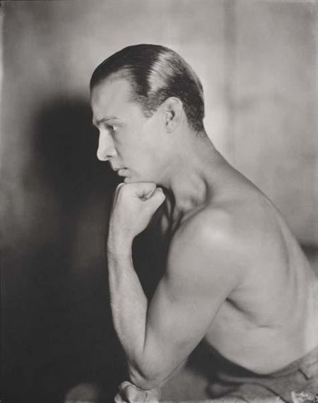 POSTCARD / Rudolph Valentino pensive, 1921 / James ABBE