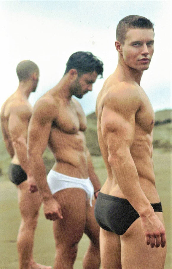 NOTE CARD / Three men in swimwear