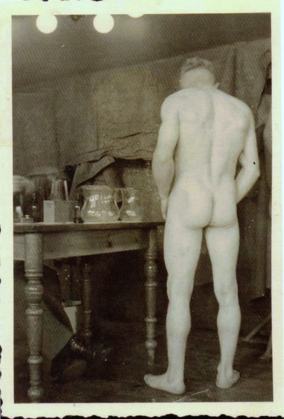 POSTCARD / WWI nude soldier medical exam