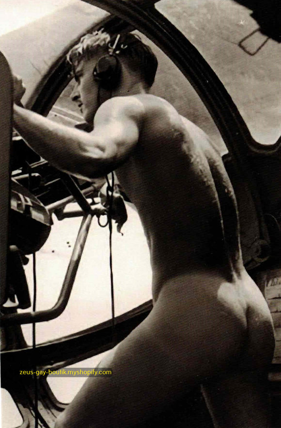 POSTCARD / Blister gunner, 1944 / Howard Bristol