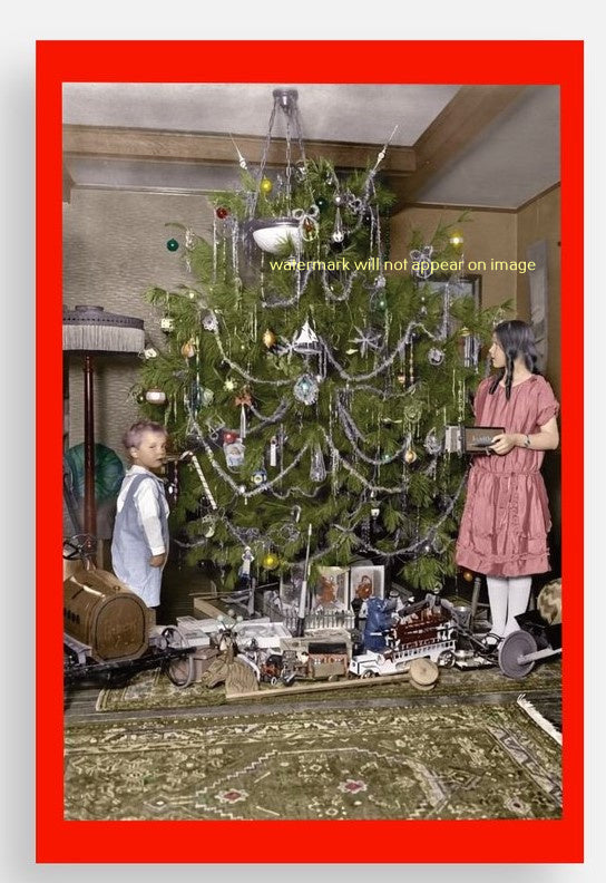 POSTCARD / Vintage Christmas morning, 1920s