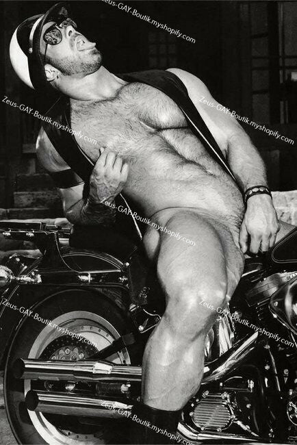POSTCARD / Pete Kuzak nude cop on motorcycle