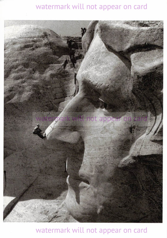 POSTCARD / HAMILTON John R. / Fearless Face-saver, Mount Rushmore, South Dakota, 1960