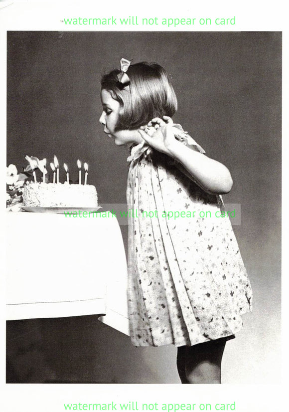 POSTCARD / Girl Birthday Cake / Underwood & Underwood,1930s