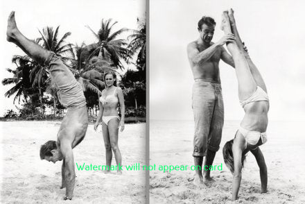 POSTCARD / Ursula Andress + Sean Connery on the beach / James Bond