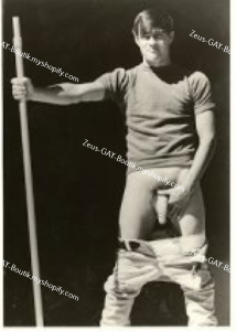 POSTCARD / Barry nude holding pole
