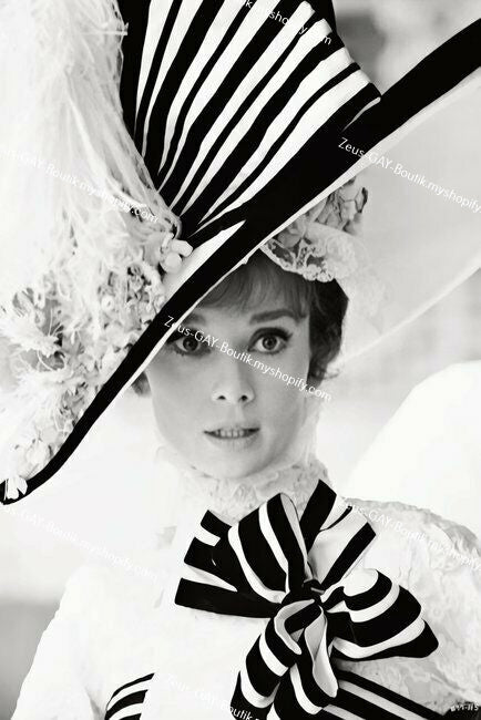 POSTCARD / Audrey Hepburn / My Fair Lady, 1964