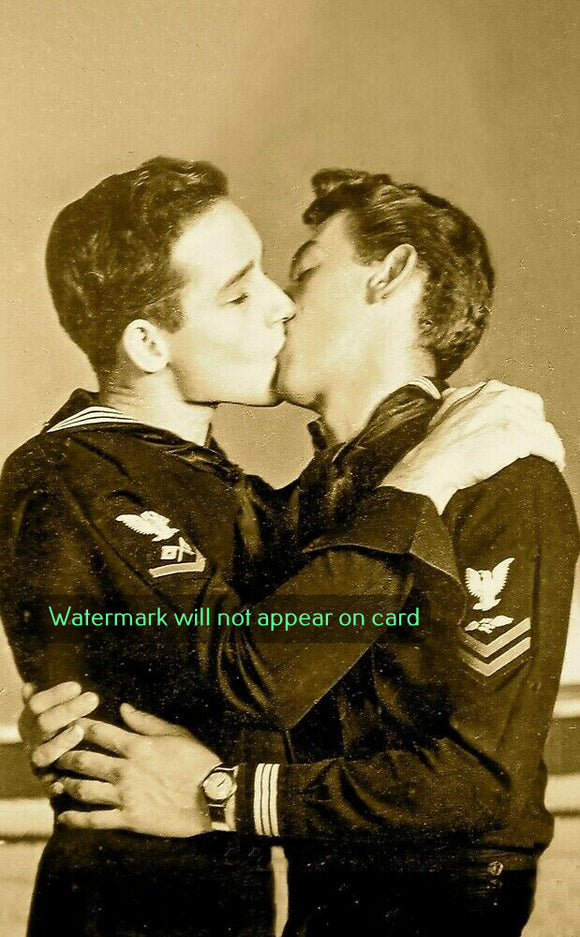 GREETING CARD / Two sailors kissing