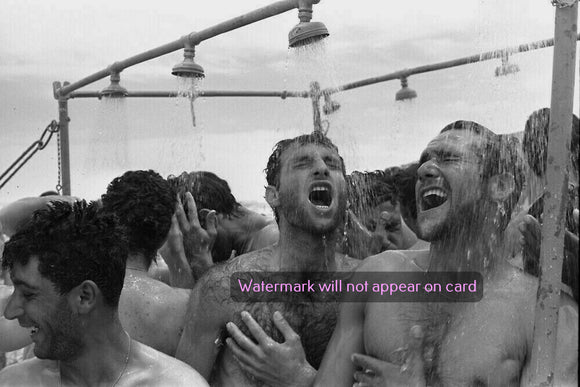 NOTE CARD / Men in the showers, 1940s