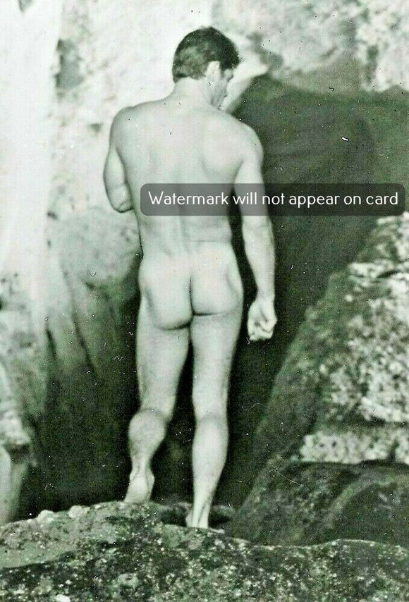 NOTE CARD / Nude man near rocks