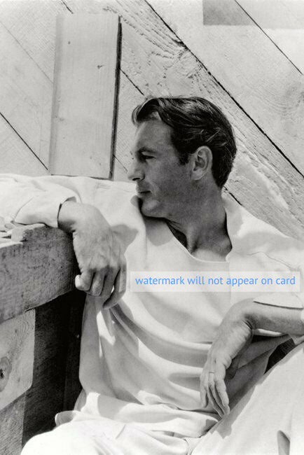 POSTCARD / Gary Cooper sitting in profile, 1934 / HOYNINGEN-HUENE