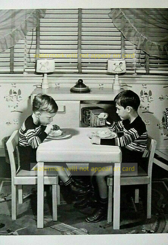 POSTCARD / Boys eating ice cream, 1930s
