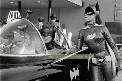POSTCARD / BATMAN / Adam West / Batman & Robin & Batgirl + Batmobile / 1967