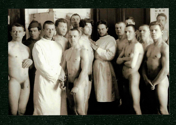 POSTCARD / Russian soldiers medical exam