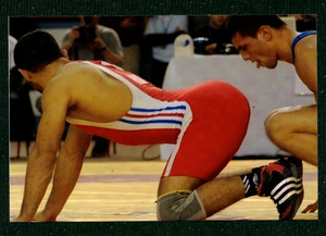 POSTCARD / Two wrestlers / Assume the position