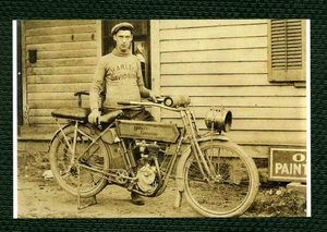 POSTCARD / Man + Harley-Davidson motorcycle