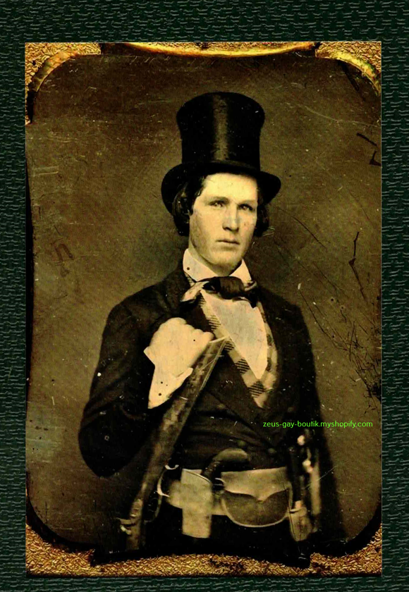 POSTCARD / Top hat man with guns / 19th century (repro)