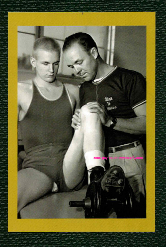 POSTCARD / ATHLETES / Athlete and trainer