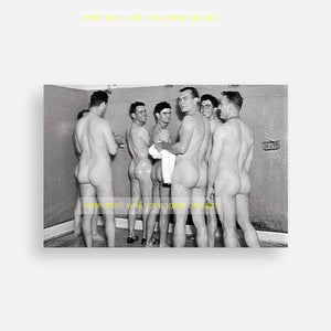 POSTCARD / Nude smiling men in shower