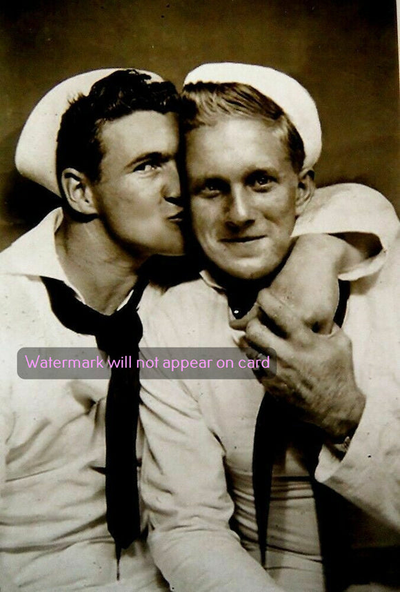 NOTE CARD / Two sailors embrace, 1940s
