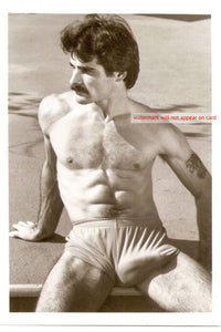 POSTCARD / Joe Porcelli in running shorts