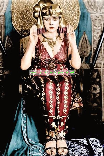 POSTCARD / Theda Bara / Cleopatra on throne, 1917
