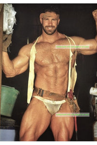 POSTCARD / Pete Kuzak construction guy