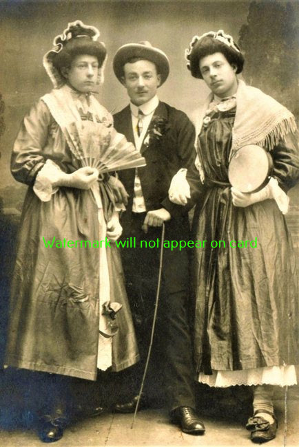 POSTCARD / Three Victorian Men, two in drag