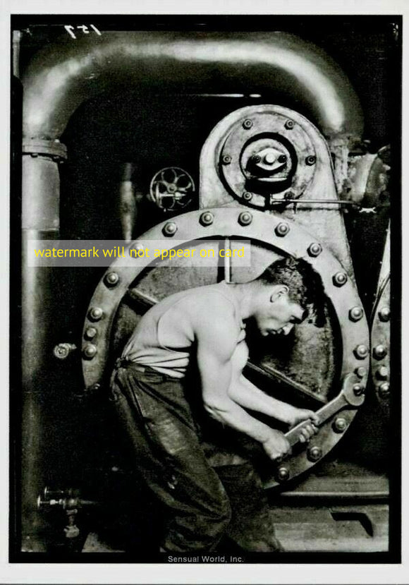 POSTCARD / HINE, Lewis / Powerhouse Mechanic, 1930