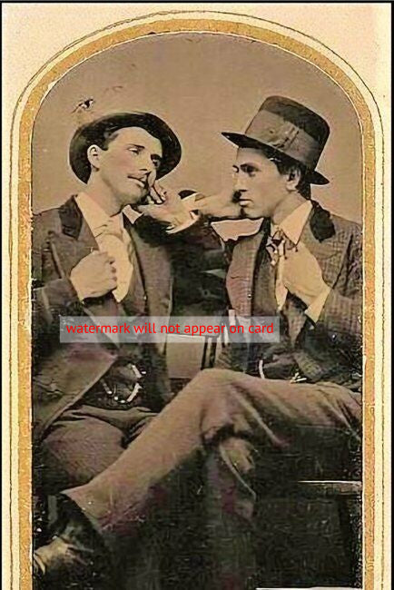 POSTCARD / Seated men with hats / 19th century