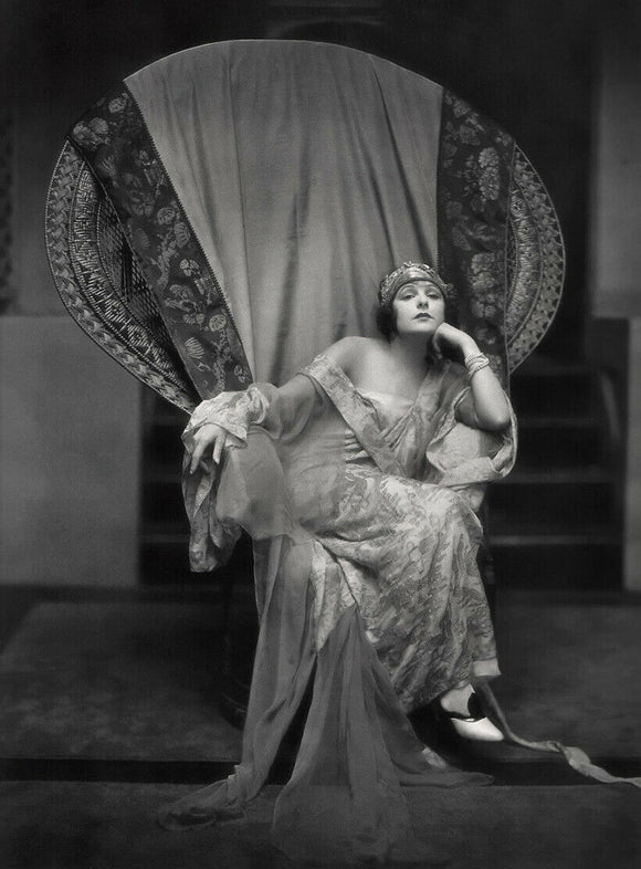 POSTCARD / Norma Talmadge, Eternal flame, 1922 / James ABBE